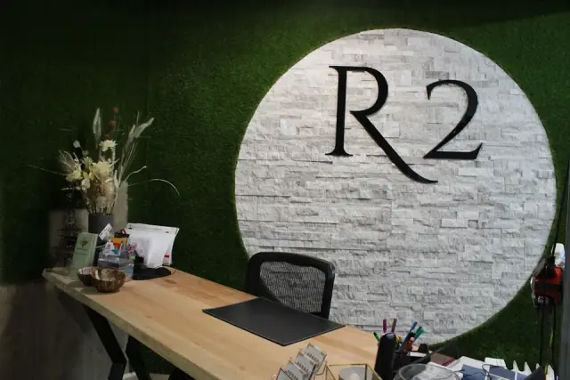 R2'ficial & Co - Artificial Grass Supplier cover