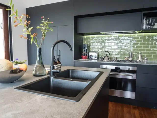 RM Kitchens & Bathrooms