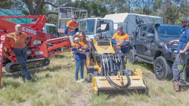 Roots 2 Leaves Tree Services Pty Ltd cover