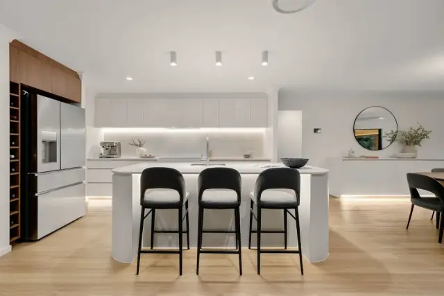 Royale Cabinets