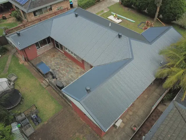 Showtime Roofing cover