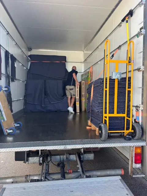 Simply Movers PTY Ltd cover