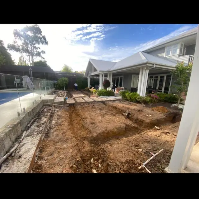 South East Mini Hire & Earthworks cover