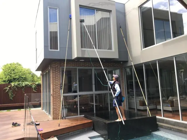 Sparkles Window Cleaning cover