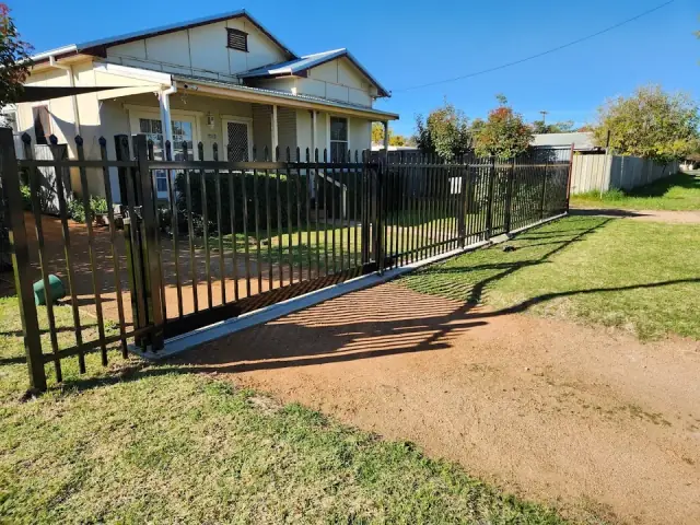 True Barrier Fencing