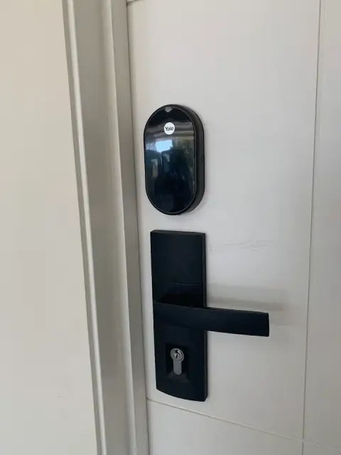 Universal Locksmiths cover