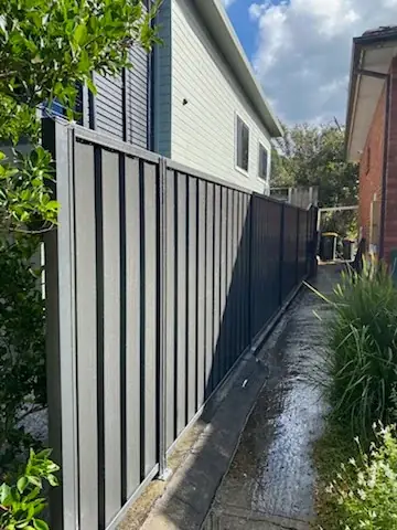 Wollongong Fencing Services cover