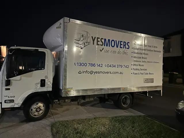 YES MOVERS cover